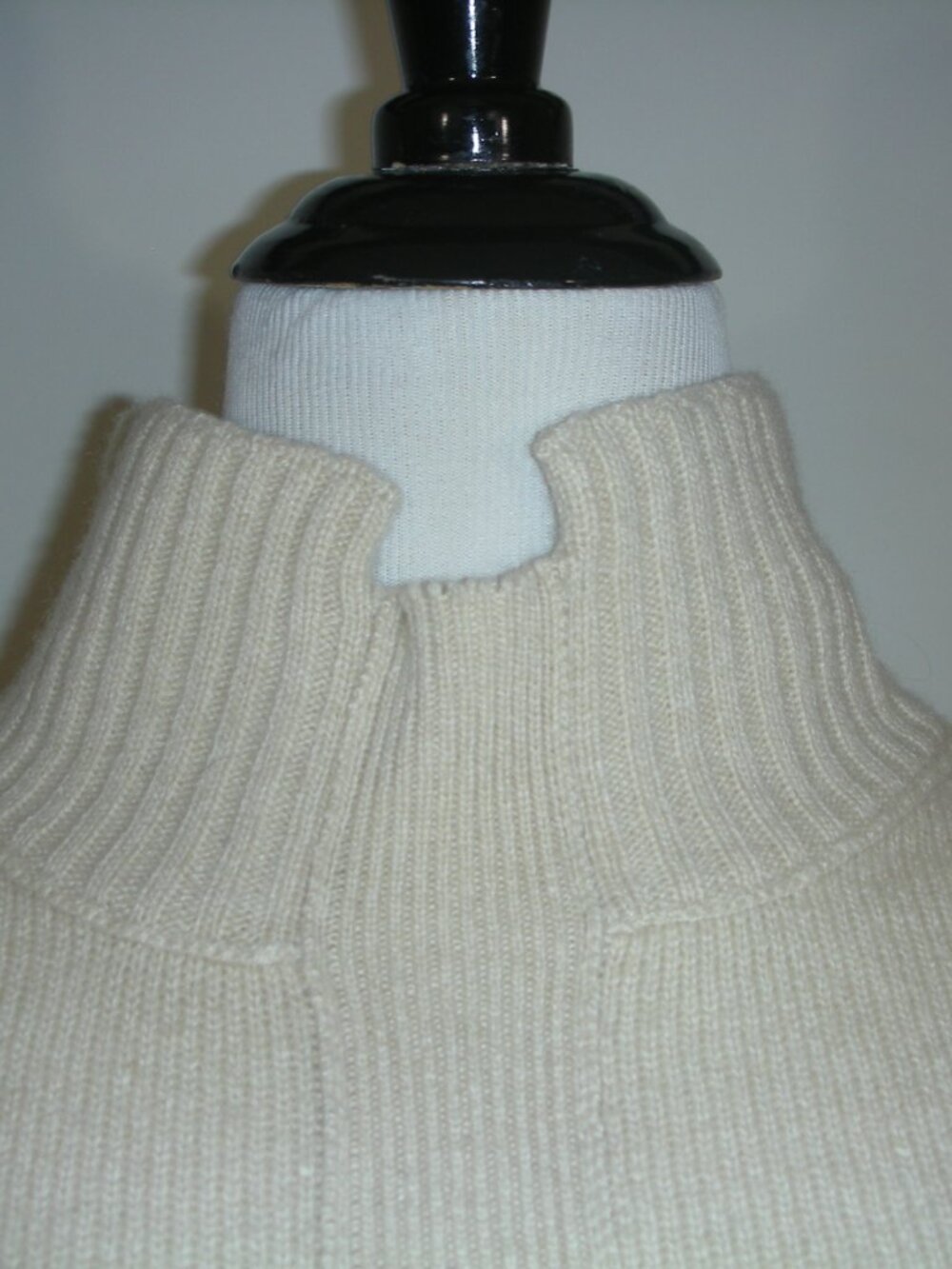 Inhabit 100% Cashmere Cream Turtleneck Sweater L Quiet Luxury Minimalist - Picture 2 of 5
